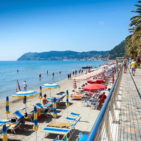 Verbena With Parking 500m From The Sea - Happy Apartment Alassio
