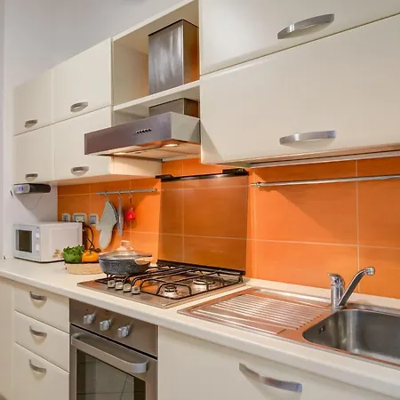 Verbena With Parking 500m From The Sea - Happy *